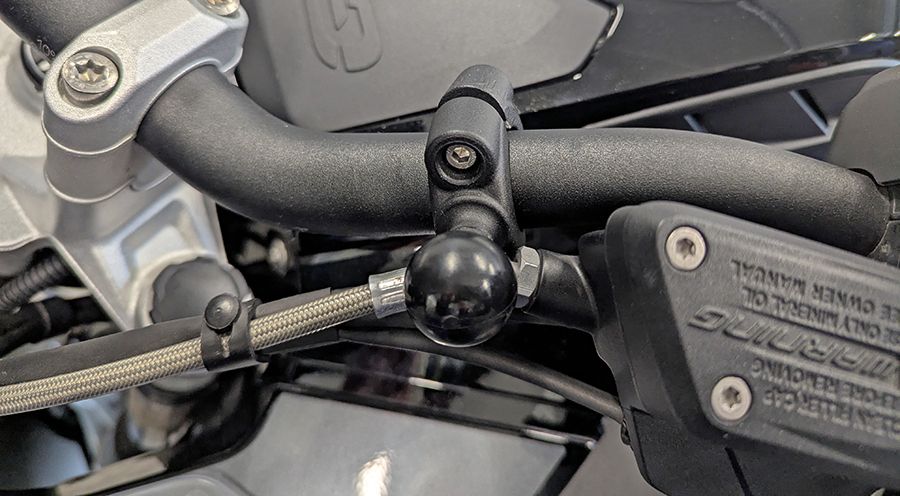 BMW R nine T RAM-ball mount for tubular handlebar